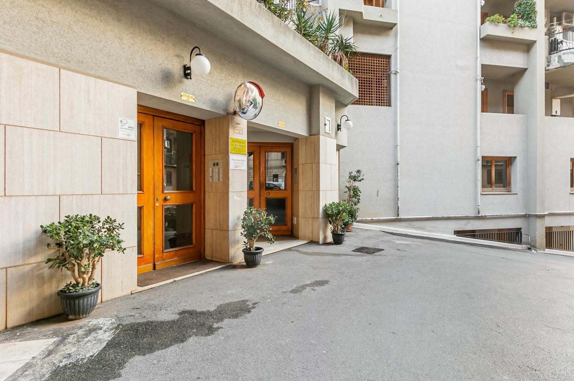 Palazzo Reale & Piazza Indipendenza Roomy Flat Palermo Exterior photo